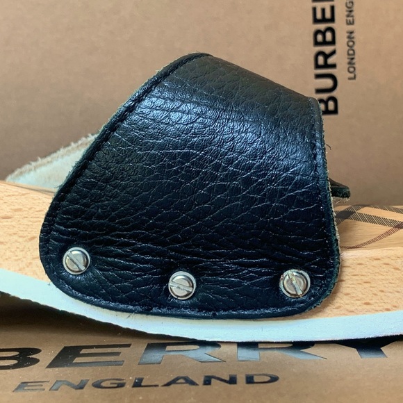 Burberry Sandals - Picture 13 of 15